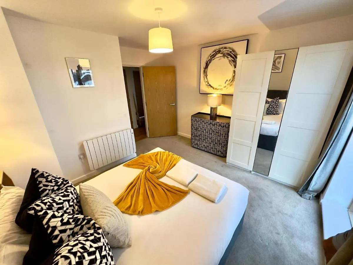 Bed & Breakfast Koala & Tree - Modern 1 Bed Apartment For 4 Guests In The Heart Of Cambridge - Short Lets & Serviced Accommodation United Kingdom